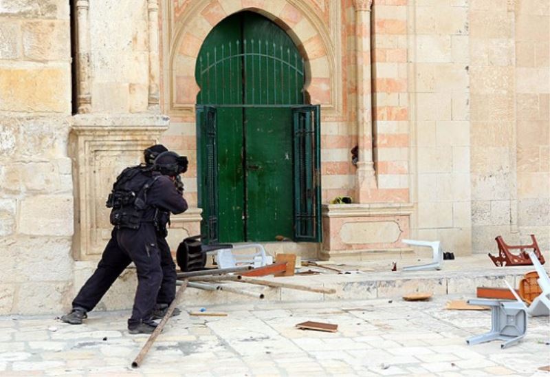 Mescidi Aksada gerginlik yasandi.