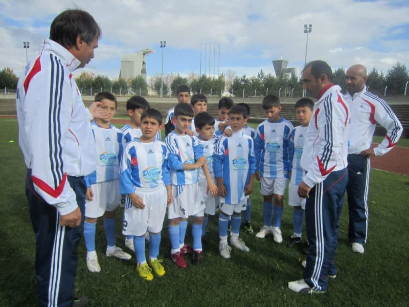 UYAFA Genel Baskani Özcan Simsek