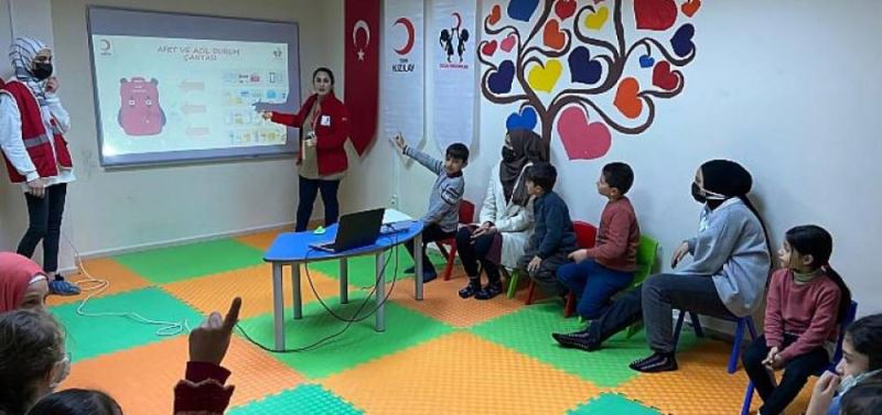 Çocuklar afetlere hazirligi ögreniyor