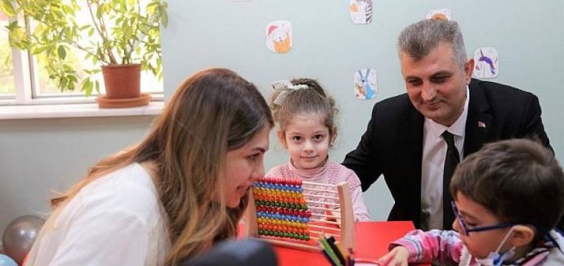 Gölcük’te Isitme Engelli Çocuklara Dudak Okuma Egitimi Basladi