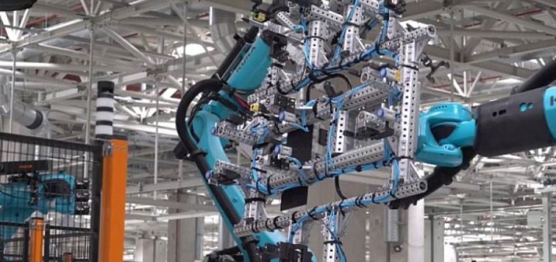 Togg’da robotlar provalara basladi