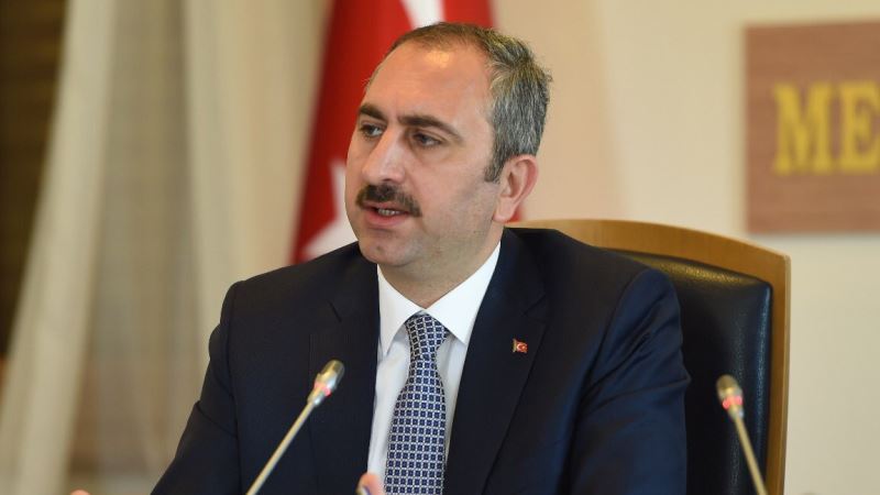 Adalet Bakani Gül: Meclisimizin en kisa sürede hayvanlari koruyacak kanunu çikaracagina inaniyorum