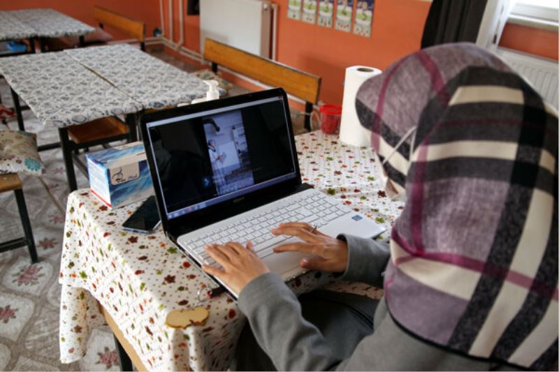 MEB’den ögretmenlere siber saldirilara karsi uyari