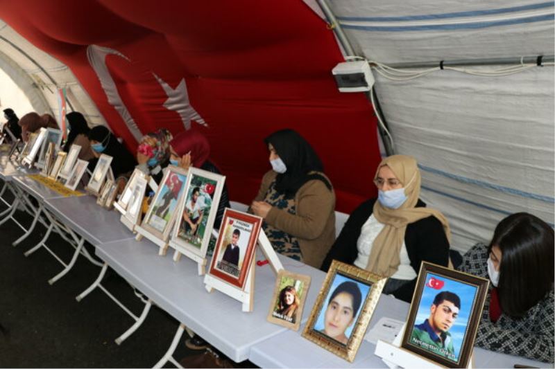 Evlat nöbetindeki aileler HDP’li vekillerin Demirtas açiklamalarina tepki gösterdi