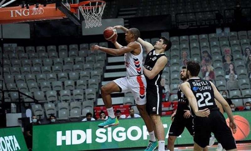 Bahçesehir Koleji evinde kaybetti!