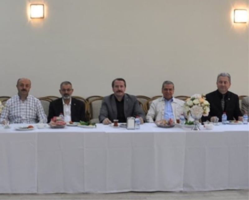 Emekli Memur-Sen gücüne güç katiyor