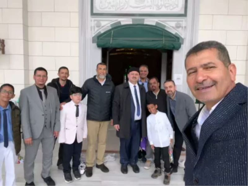 Emlak Konut Camiinde çocuklara çifte bayram