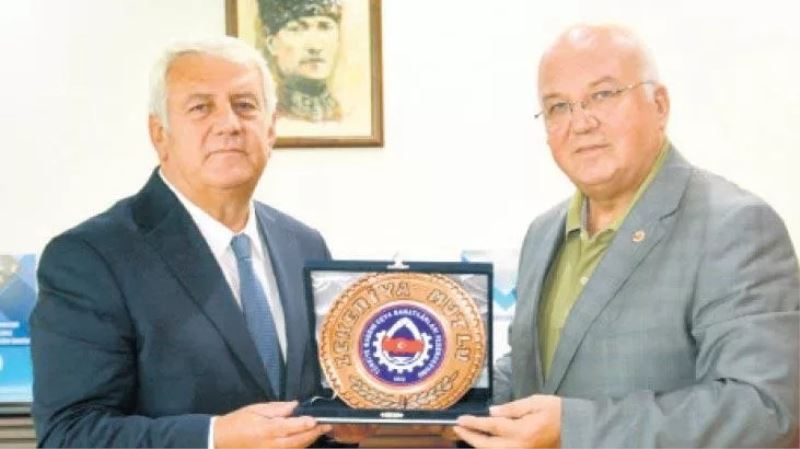 Izmir Oto Tamirciler Odasi Meslek Sahibi Yapiyor.