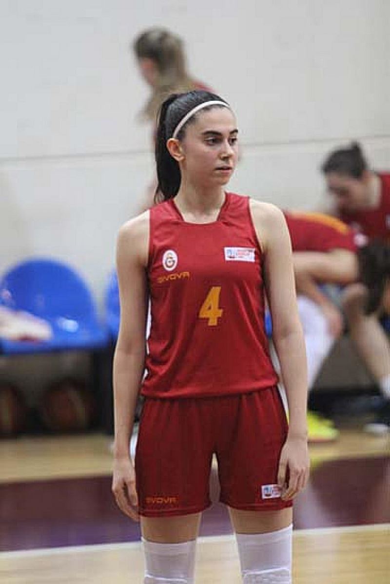 Milli sporcu Tuana Çoskun’dan akademik basari!